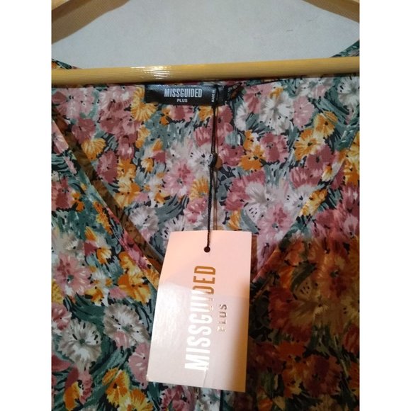 NWT Missguided Women's Multicolor Floral Print Half Sleeve Shift Dress Size 16 - Picture 5 of 7